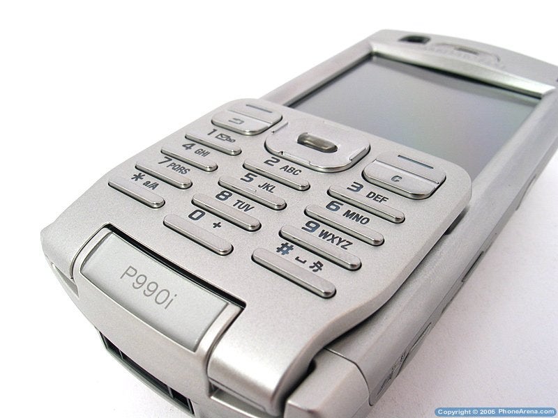 Sony Ericsson P990 Smartphone Review