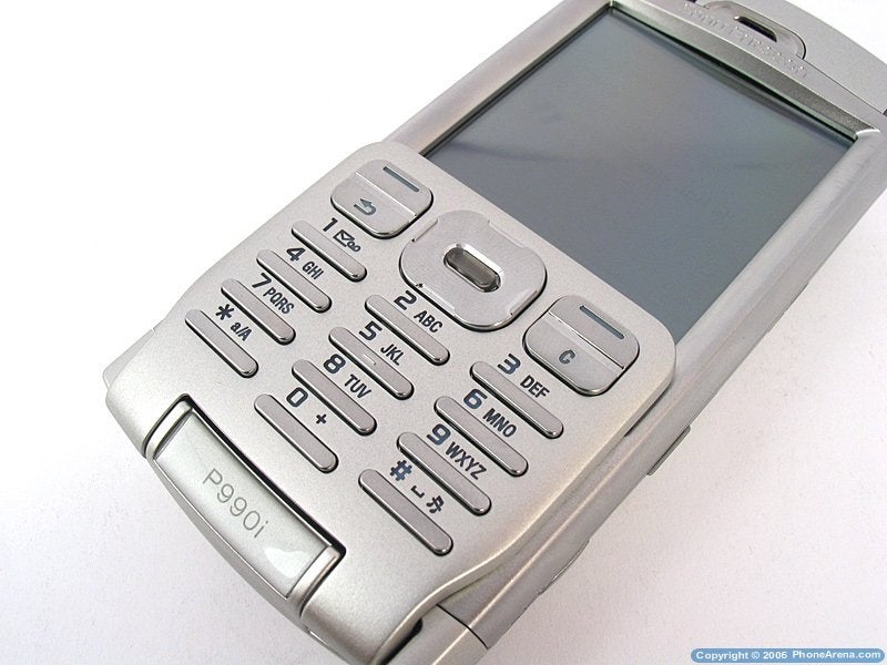 Sony Ericsson P990 Smartphone Review