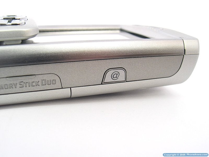 Sony Ericsson P990 Smartphone Review