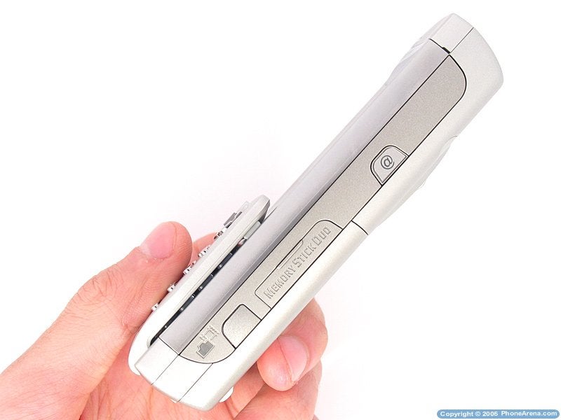 Sony Ericsson P990 Smartphone Review