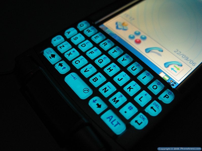 Sony Ericsson P990 Smartphone Review