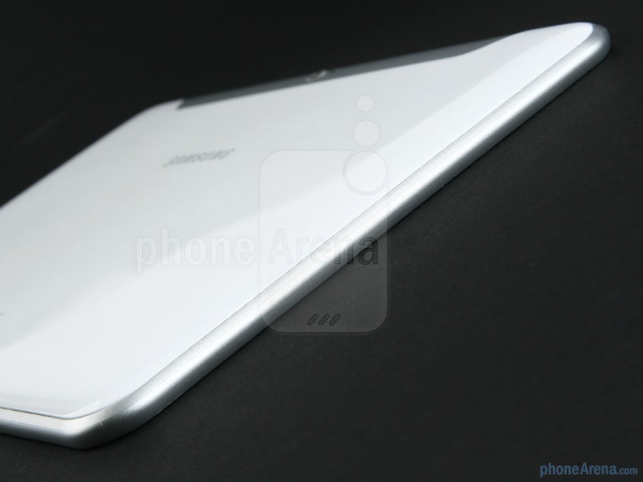 Left side - Samsung GALAXY Tab 8.9 Preview