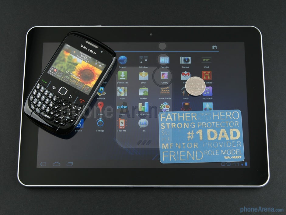 BlackBerry Curve 8520 (top), Samsung GALAXY Tab 10.1 (bottom) - Samsung GALAXY Tab 10.1 Preview