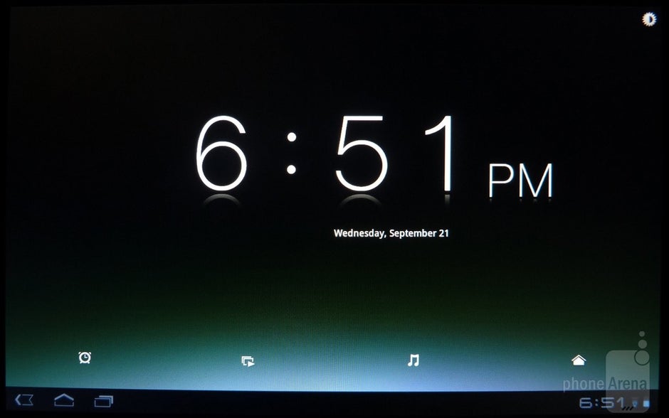 The desk clock app has a slight minimalistic and Metro-ish appearance - Sony Tablet S Review